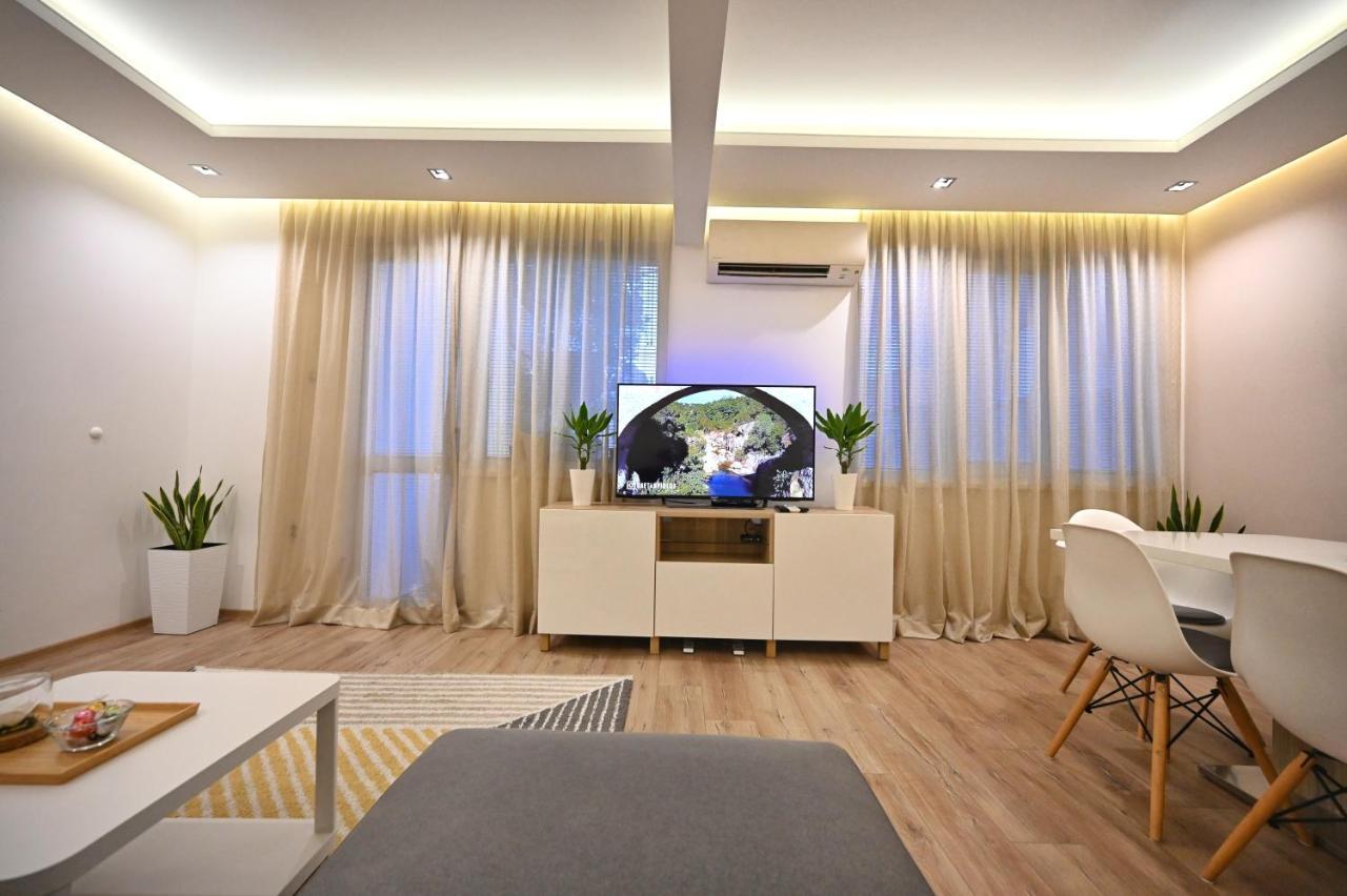 Modern Central 2-Bedroom Apartment With Parking 바르나 외부 사진