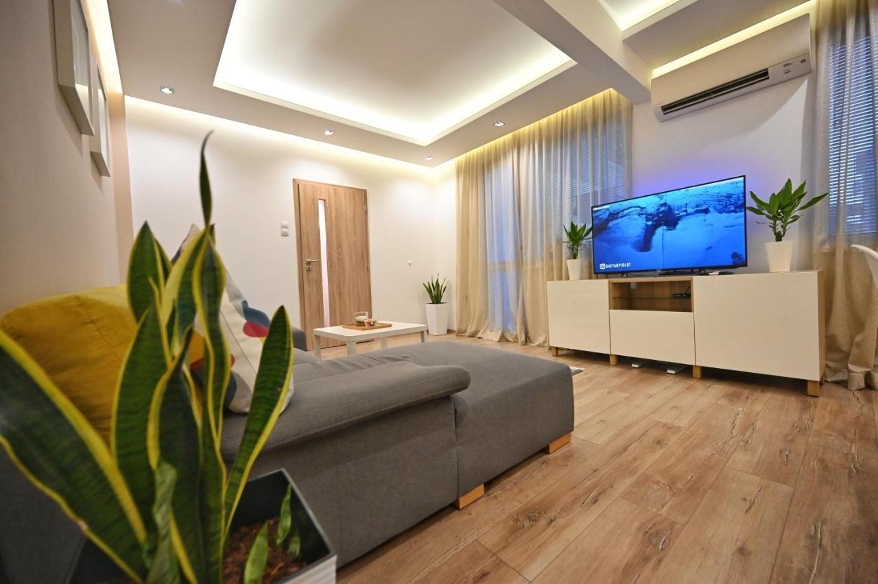 Modern Central 2-Bedroom Apartment With Parking 바르나 외부 사진